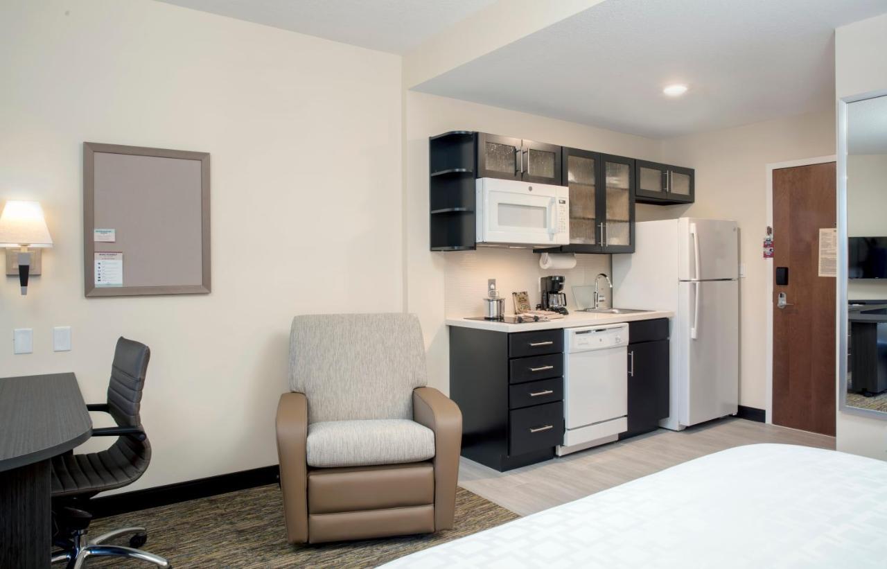 Candlewood Suites - Miami Exec Airport - Kendall By Ihg Country Walk Eksteriør billede