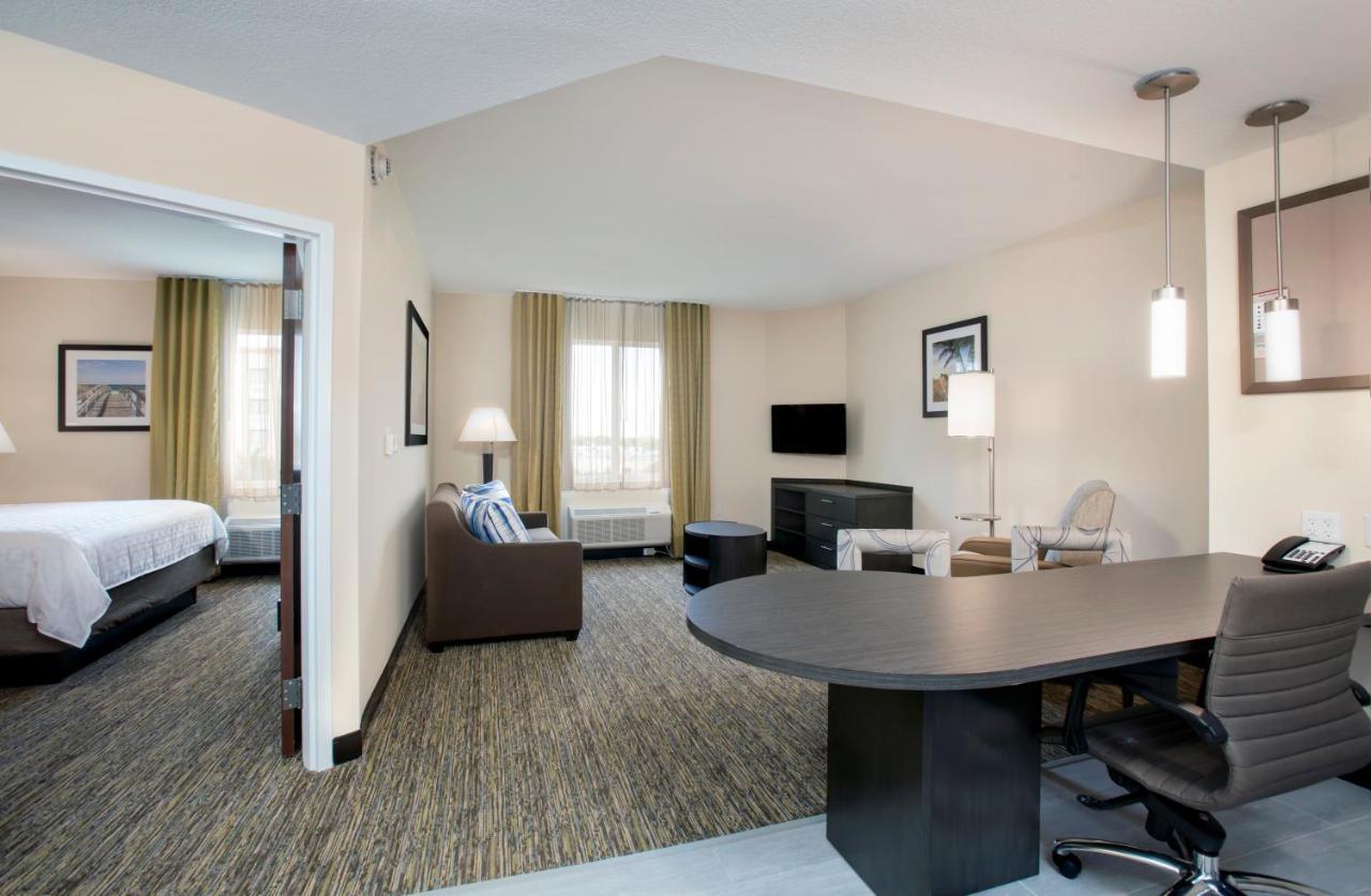 Candlewood Suites - Miami Exec Airport - Kendall By Ihg Country Walk Eksteriør billede