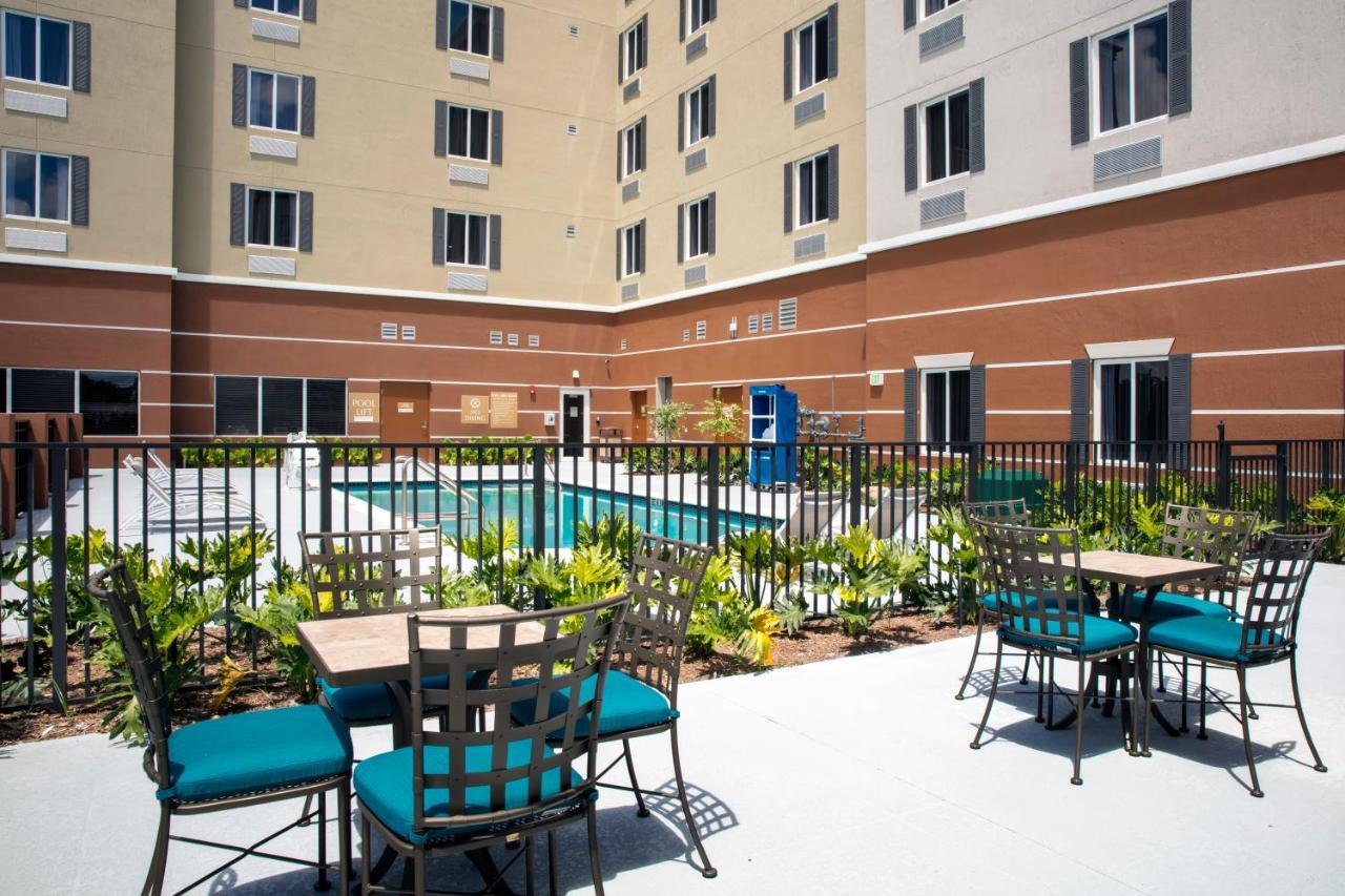 Candlewood Suites - Miami Exec Airport - Kendall By Ihg Country Walk Eksteriør billede