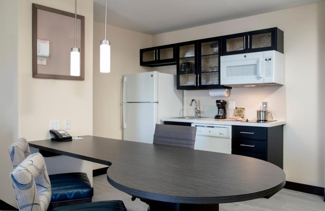 Candlewood Suites - Miami Exec Airport - Kendall By Ihg Country Walk Eksteriør billede