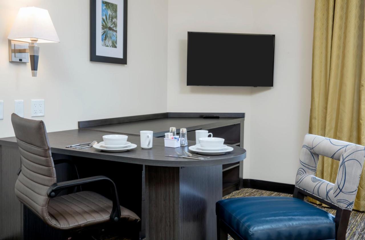 Candlewood Suites - Miami Exec Airport - Kendall By Ihg Country Walk Eksteriør billede